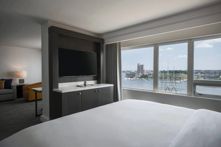 Baltimore Renaissance Harborplace Hotel room
